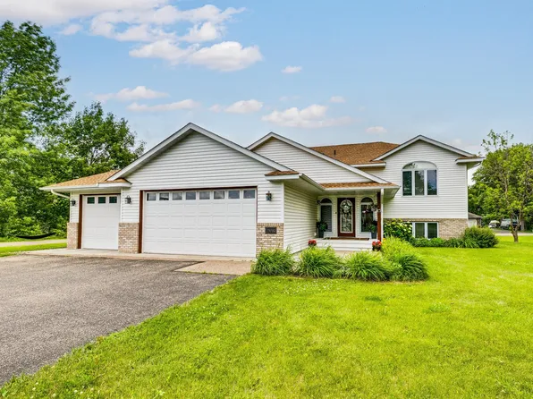 29084 Machmeier Ct, Lindstrom, MN 55045