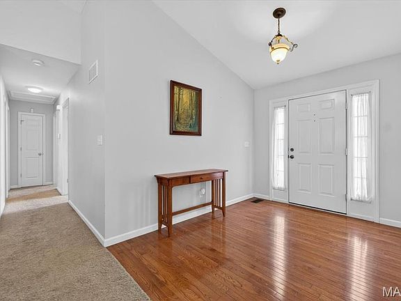 3rd image of 1910 Bonnie Brook Ln