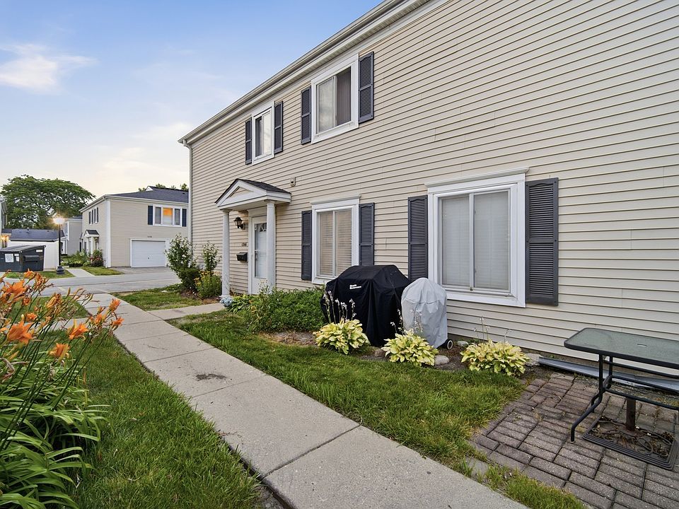1st image of 1306 Cove Dr 229D