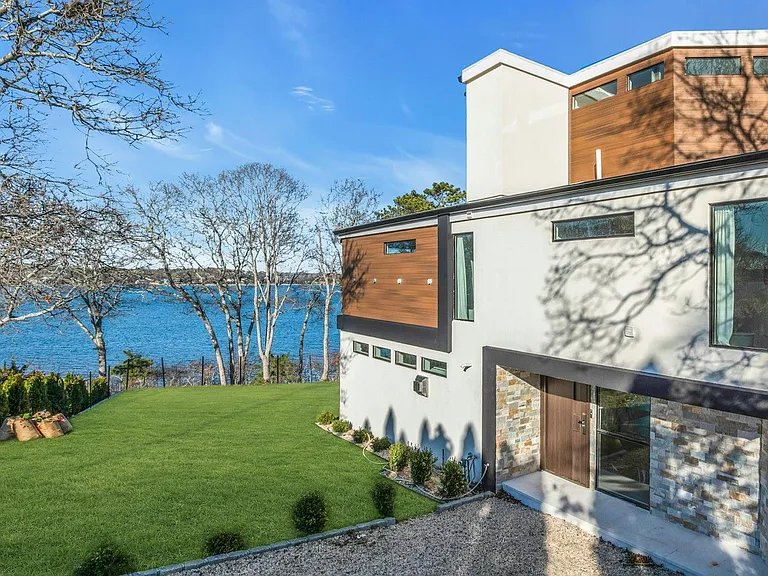 10 Bay View Dr — Photo 3