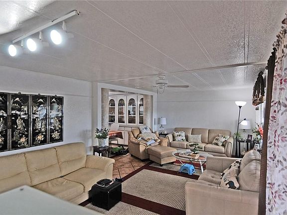 4th image of 2401 SW 50 Street