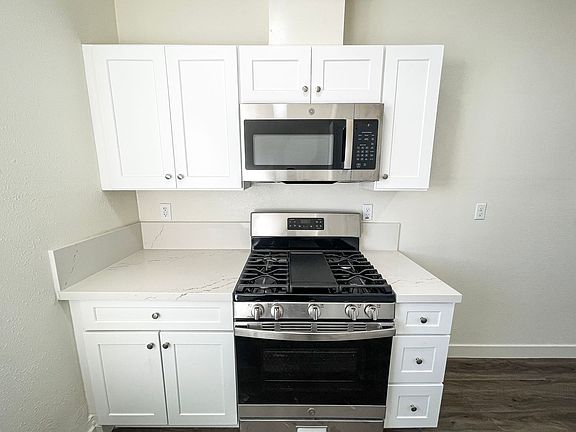3rd image of 10109 Nemaha Cir