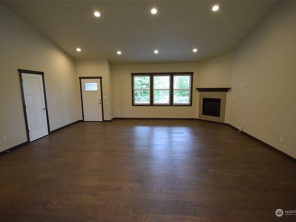 5th image of 91 Pleasant Lane