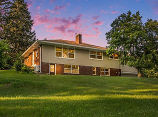 3519 E Pineview Dr, Dexter, MI 48130