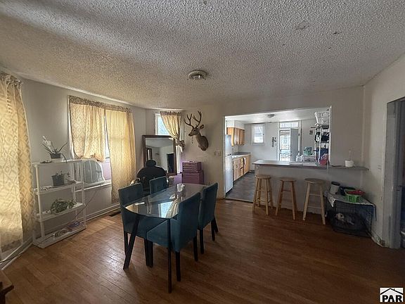 4th image of 825 W 11th St