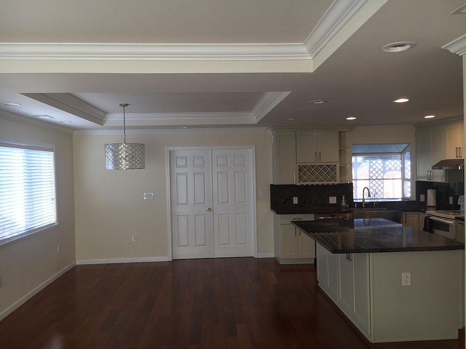 1st image of 2493 Grandby Dr