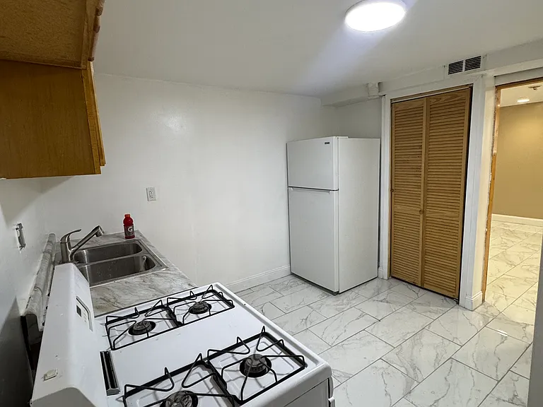 1910 Carolina St #2 — Photo 5