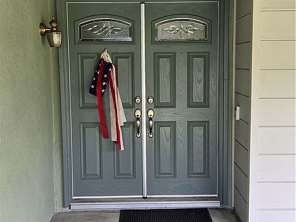 4th image of 15010 Sandalwood Ln