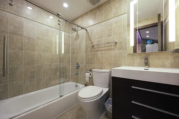 Sold by Remax City Square | media 22