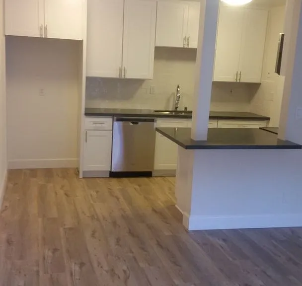 431 Indiana St — Photo 17