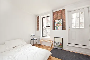 Rented by R New York