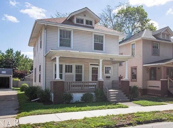 2nd image of 705 1/2 E Douglas St