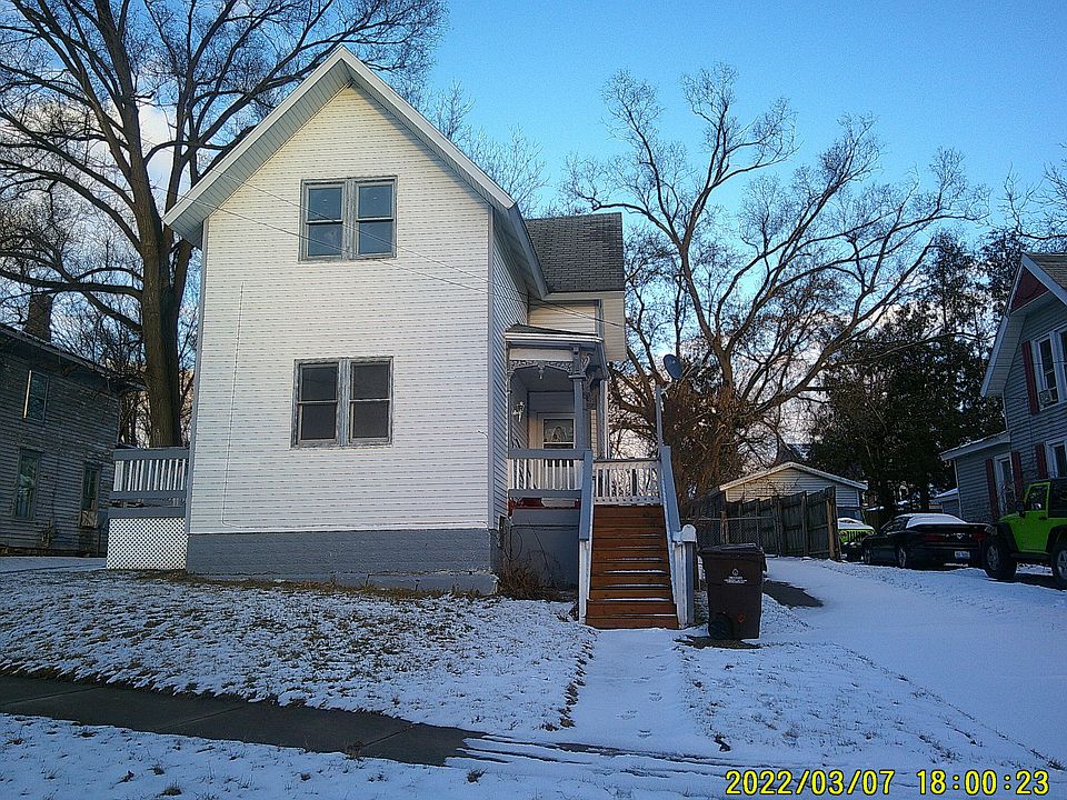 416 N Jackson St, Ionia, MI 48846 Zillow