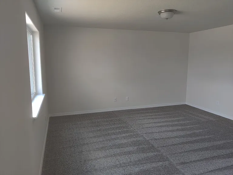 4649 Zircon Dr — Photo 29