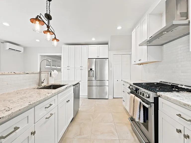204 Harding Ave — Photo 7