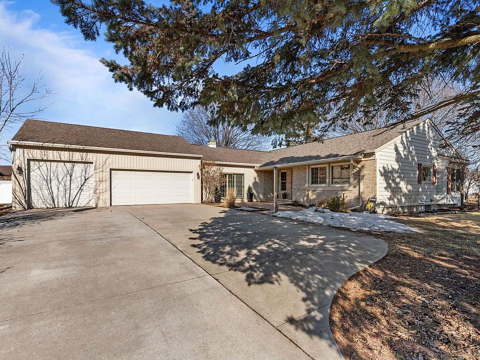 1st image of 1101 Park Village Dr