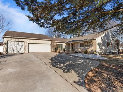 1101 Park Village Dr, Neenah, WI, 54956