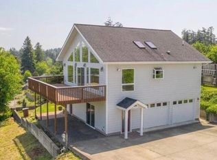 93691 Bay Park Ln, Coos Bay, OR 97420
