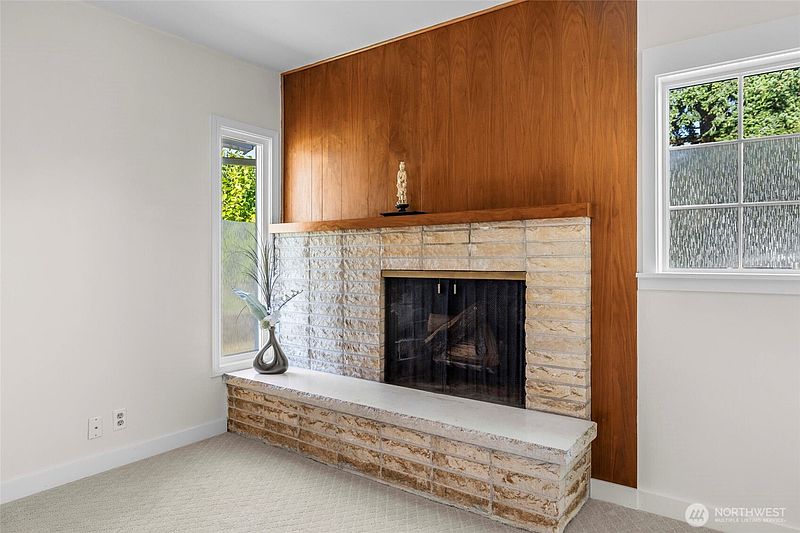 5th image of 2615 Lincoln Street