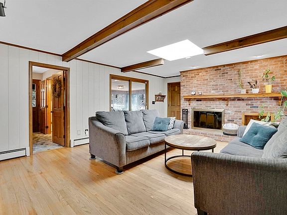 5th image of 6 Blueberry Hill Rd