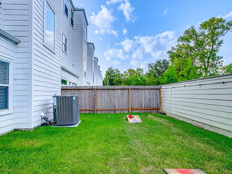 5330 Donovan Gardens Ln — Photo 37