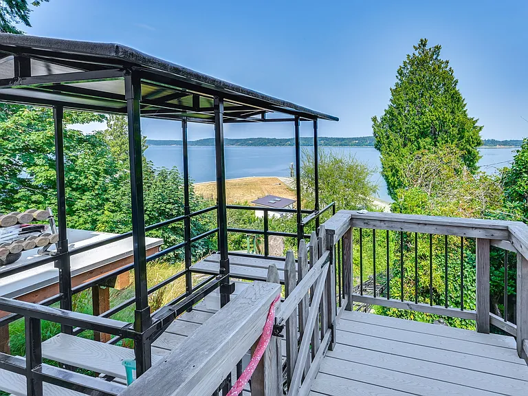 9946 Johnson Point Rd NE — Photo 32