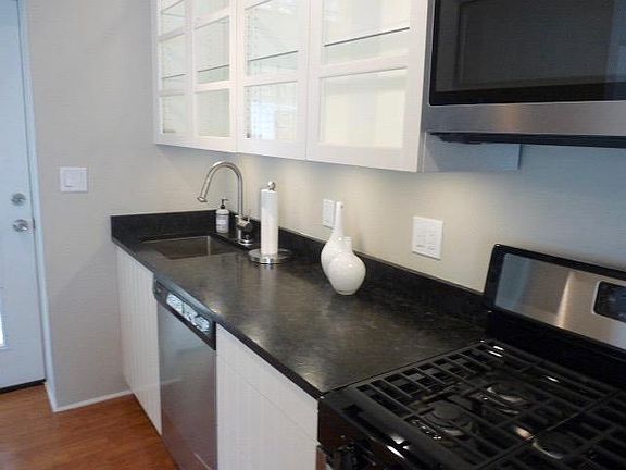 3rd image of 953 N Kedzie Ave #Sf