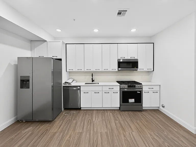270 Hunterdon St #1 — Photo 5