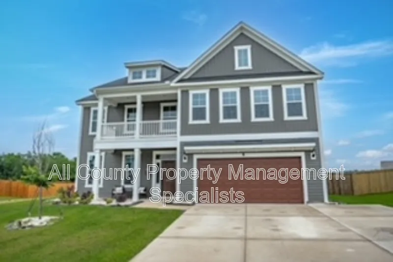 5 bed, 5.0 bath, 3678 sqft, $3,200 — Photo 1