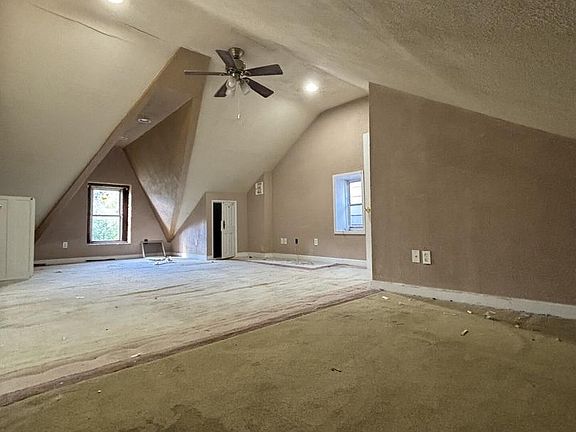 4th image of 16 Barnt Ave