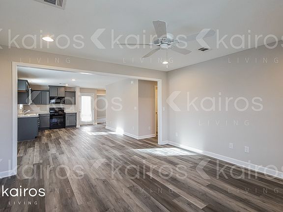 2nd image of 1366 Maxwell Cir