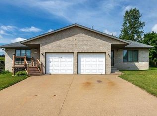 3916 Cora Dr, Dubuque, IA 52002