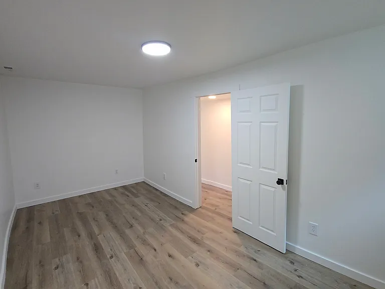 400 W 2nd Ave #2 — Photo 8