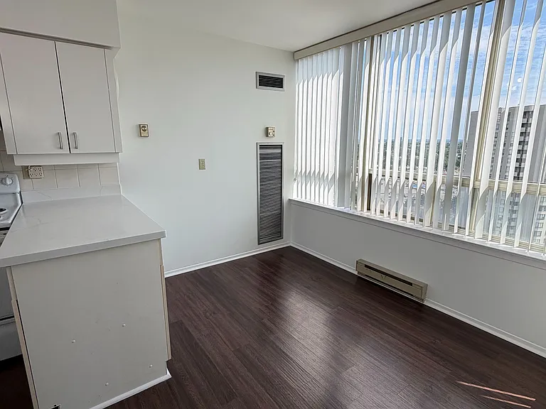 175 Bamburgh Cir #1609 — Photo 5