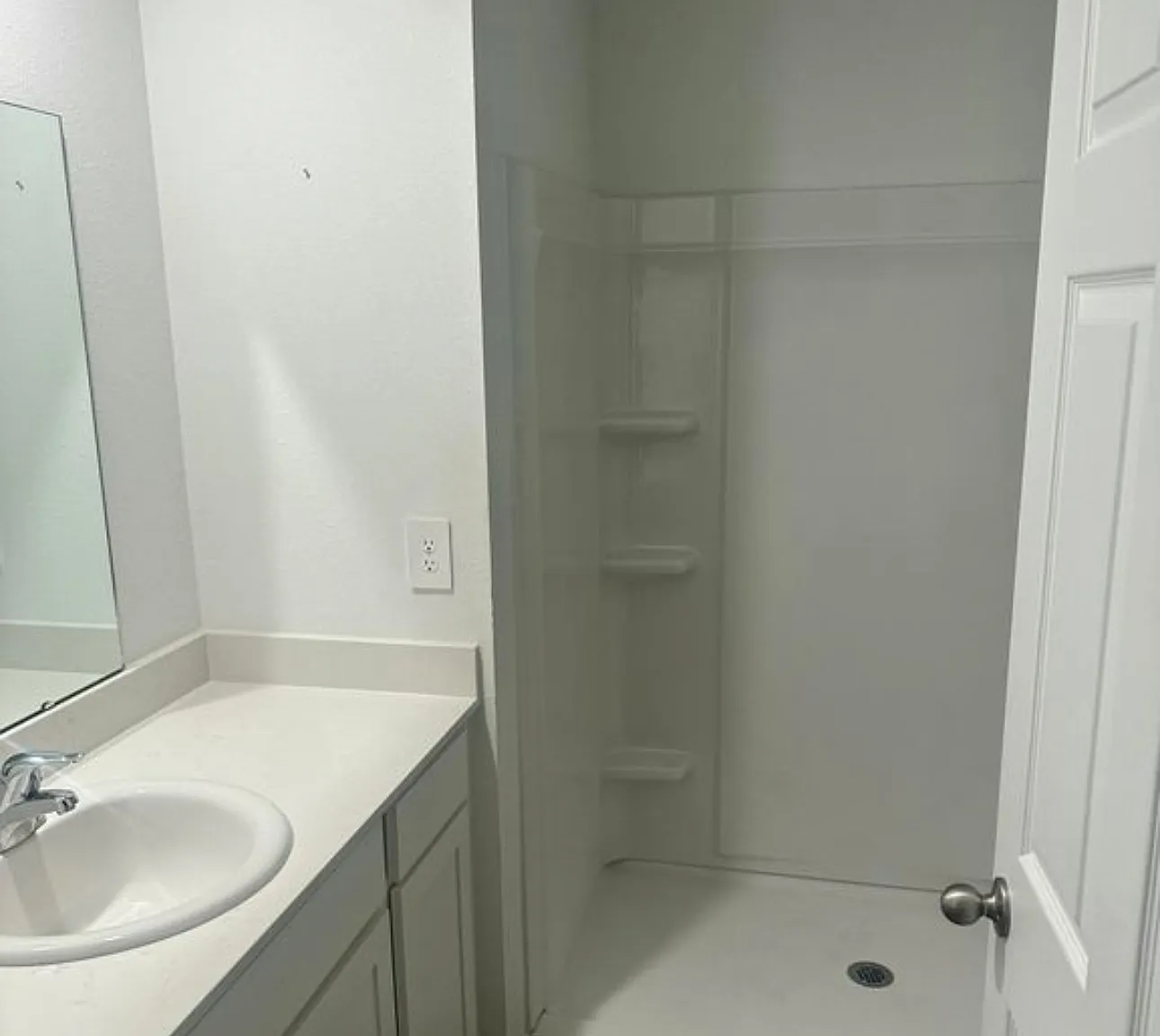 3 bed, 2.5 bath, 1395 sqft, $1,950 — Photo 2
