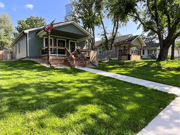 1118 Pacific Ave, Osawatomie, KS 66064