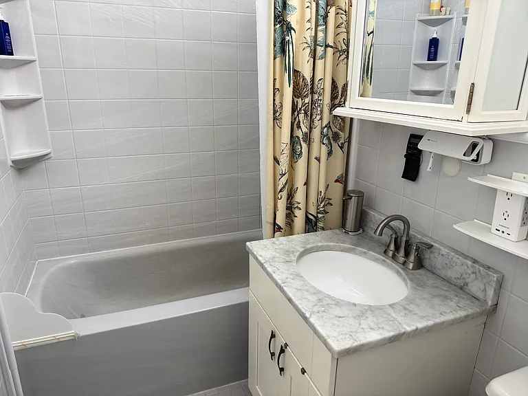 175 Maple Ave #4J — Photo 11