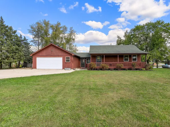 201 E Autumn Dr, Oakwood, IL 61858