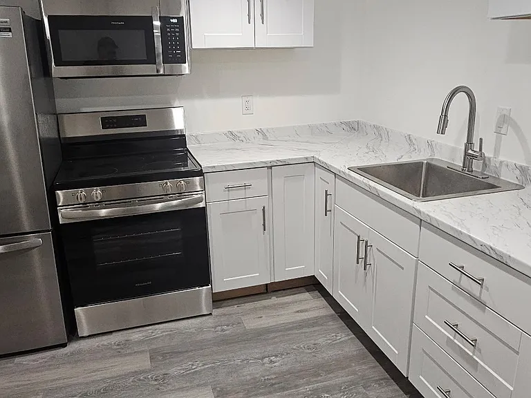 2742 S Dearborn St #B — Photo 2
