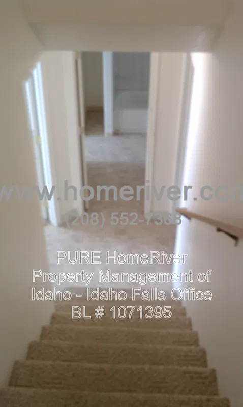 4 bed, 2.0 bath, 2080 sqft, $2,300 — Photo 3