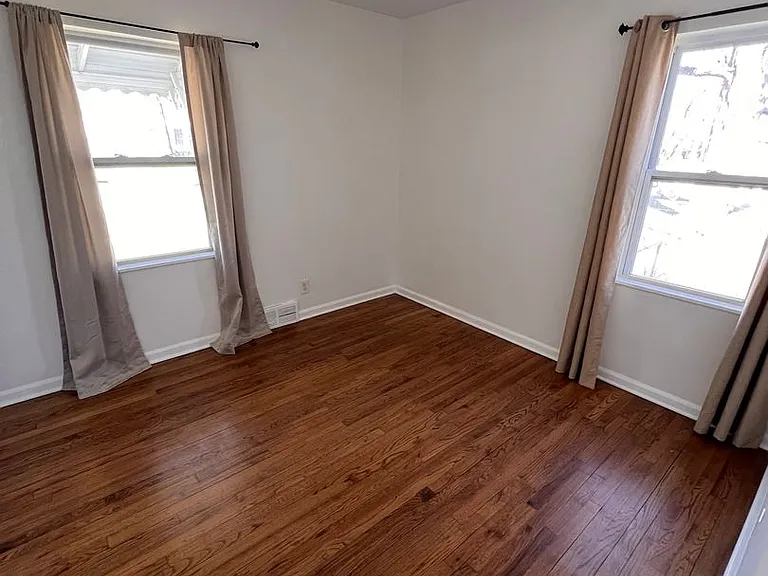 4565 Fleming St — Photo 18