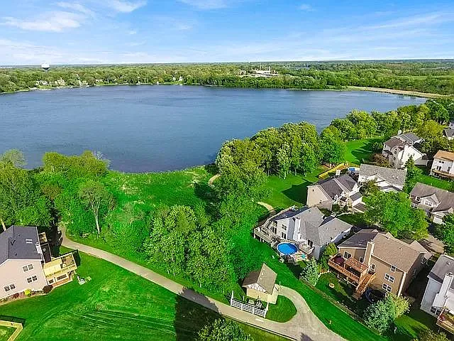 315 N Crooked Lake Ln — Photo 25