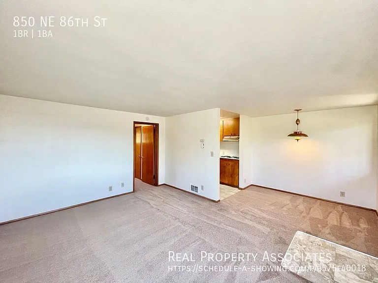 850 NE 86th St — Photo 3