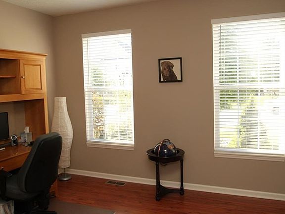 3rd image of 1480 Hession Dr