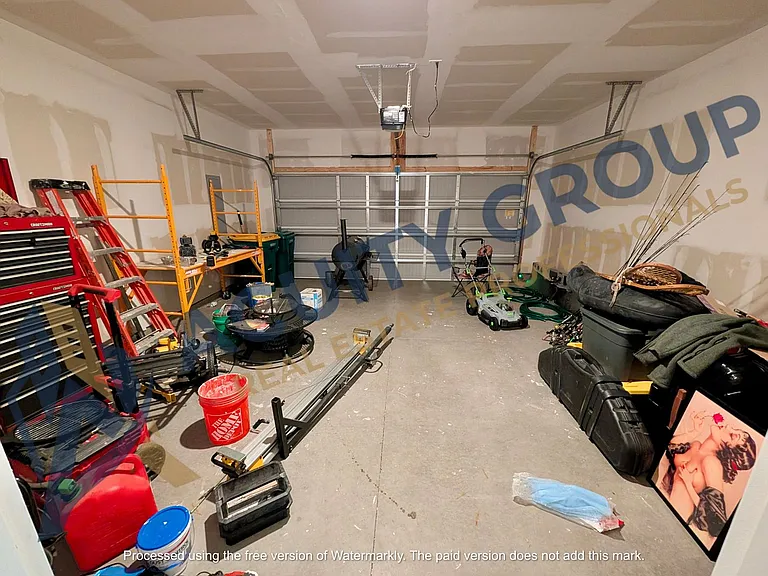 501 Redwood St N — Photo 27