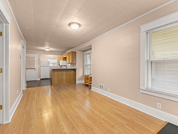 4th image of 1310 E Hudson Ave