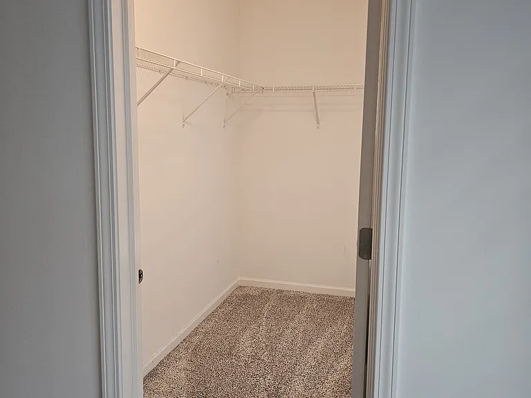 95 Valencia Pkwy — Photo 79