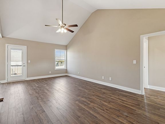 5th image of 1215 Kendall Dr