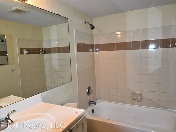 5th image of 1916 Lake Atriums Cir APT 37
