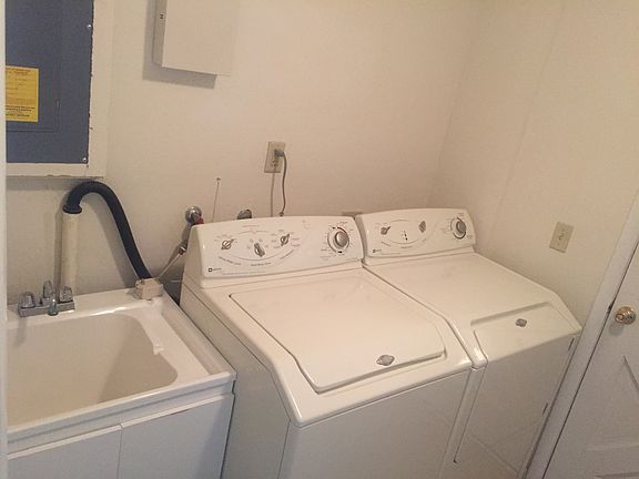 3rd image of 185 Southcot Dr